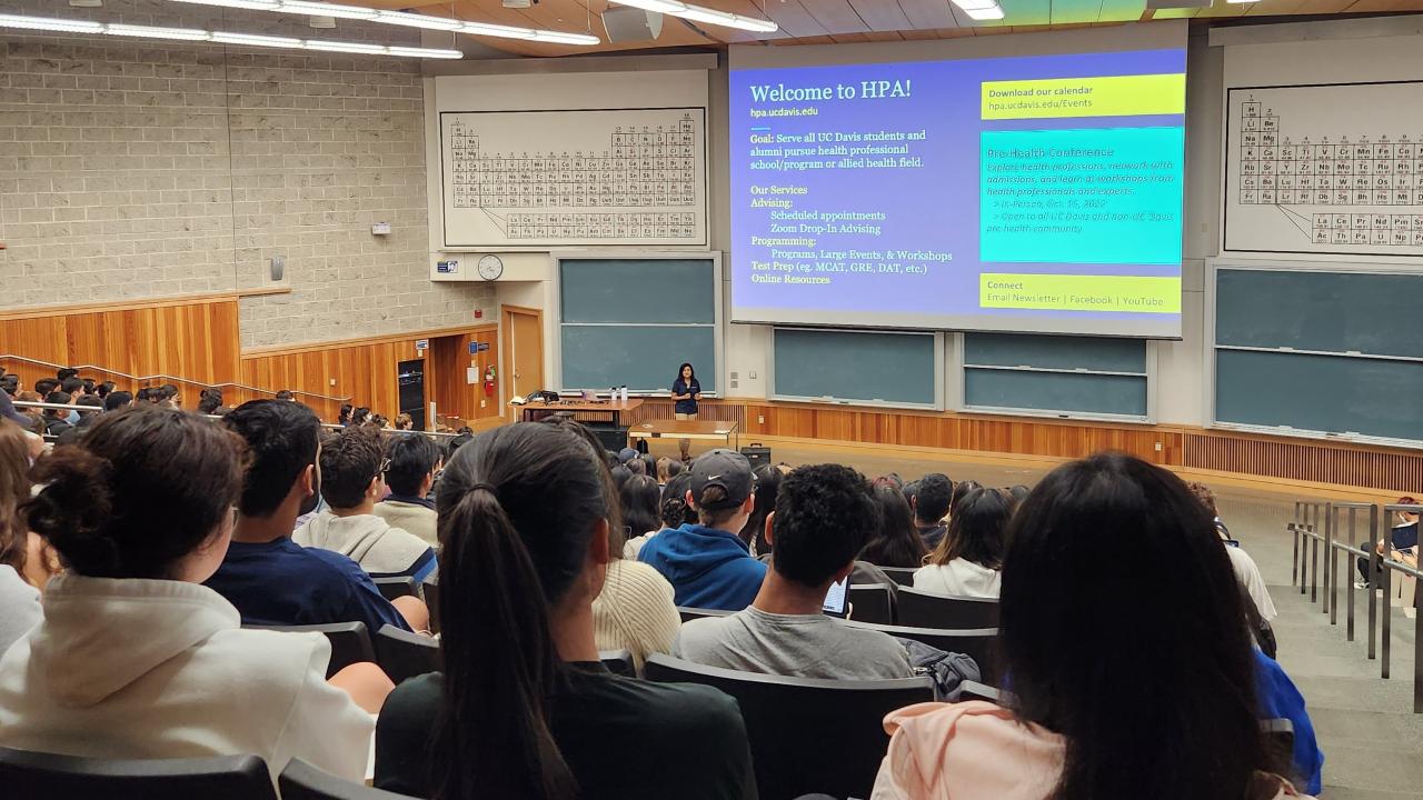 Students Attending Pre-Med Orientation